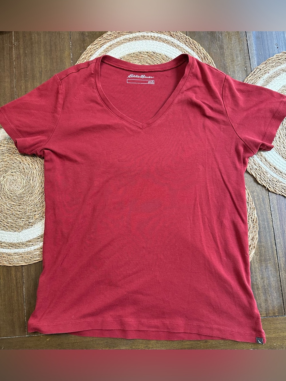 Eddie Bauer Women’s XL Red Burgundy V-Neck Short Sleeve T-Shirt